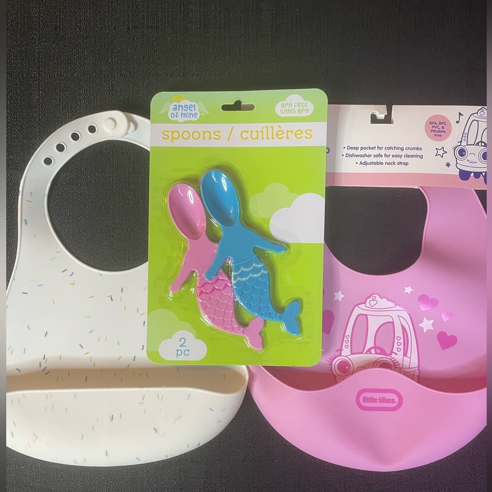 2 Silicone Baby Bibs and 2 Feeding Spoons White Pink Blue Toddler Infant NEW NIP